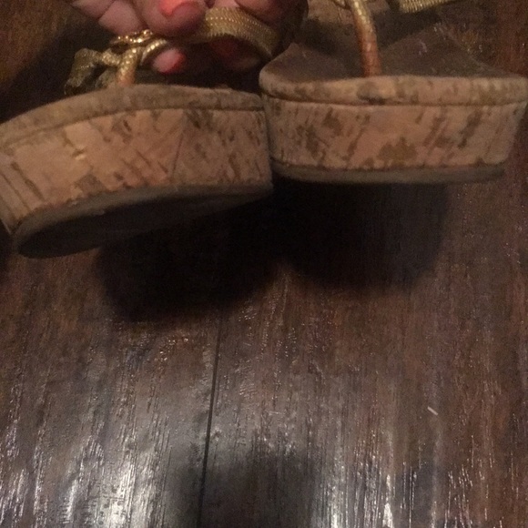 Thora Wedged Tory Burch Gold Sandals - Picture 2 of 4